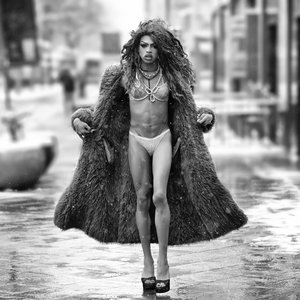 Yvie Oddly 的头像