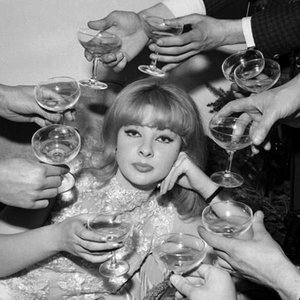 Mandy Rice-Davies 的头像