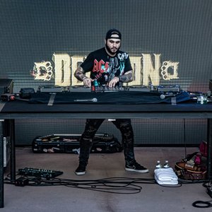 Decadon 的头像