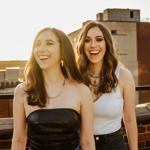 The Hobbs Sisters 的头像