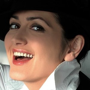 Eliza Hoxha 的头像
