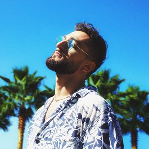 BLUE EYES - Single