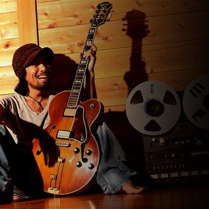 Tomohiro Higashida 的头像