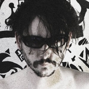 Weird Cop 的头像