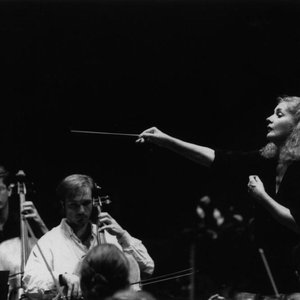Iona Brown: Academy of St. Martin in the Fields 的头像