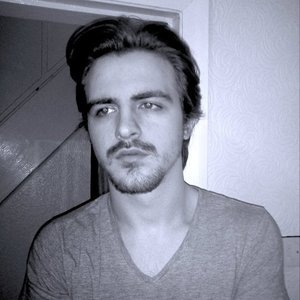Simon Hutchinson 的头像