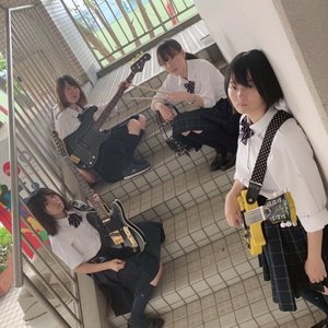 Avatar for 明け暮れに花を