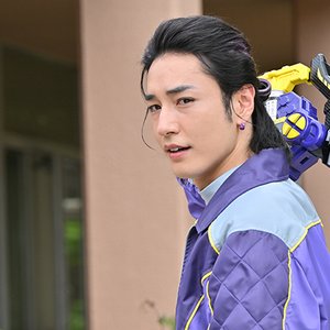 ブンバイオレット / 焔先斗 (宮澤佑) 的头像