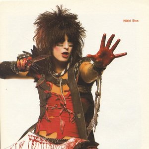 “Nikki Sixx”的封面