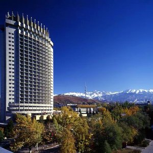 “Almaty”的封面