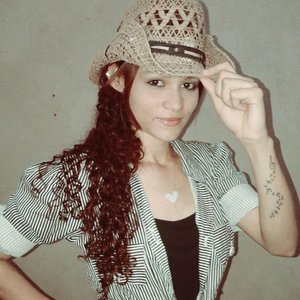 “Kaliane Silva”的封面