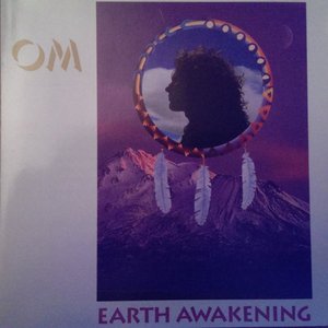 “Earth Awakening”的封面