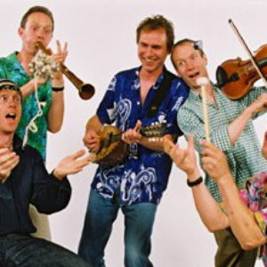 Maddy Prior and The Carnival Band photo provided by Last.fm