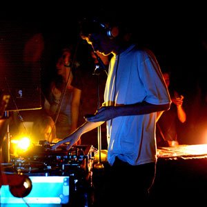 Skream (Tease Cay's Cray - Fat Freddy's Drop (Mala Remix) 的头像