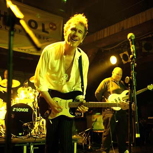 Electric Outlet photo provided by Last.fm