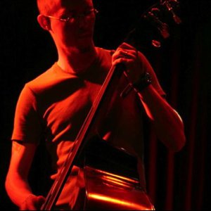“Andrew Livingston”的封面