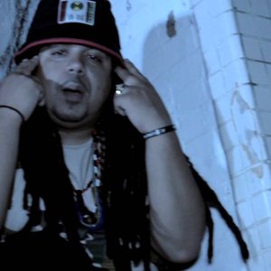 Estee Nack x Mr. Rose 的头像