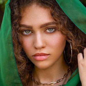 Avatar di Elyanna اليانا