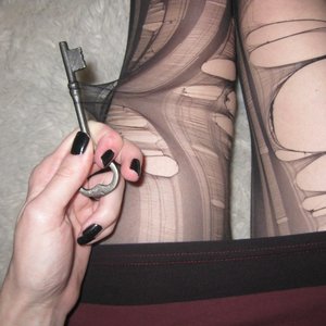 Skin - Single