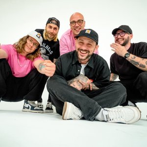 МОЖЕМ ХУЖЕ 的头像