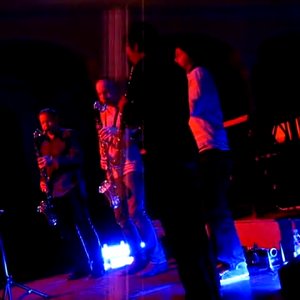 Mikołaj Trzaska Ircha Clarinet Quintet feat. Joe McPhee 的头像