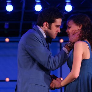 Jennifer Damiano & Adam Chanler-Berat 的头像