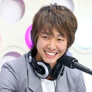 Kim Dong Wook için avatar