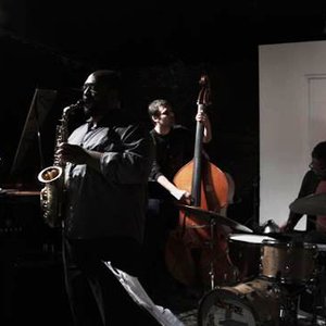 Black Host のアバター