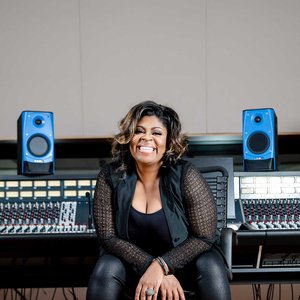 Kim Burrell 的头像