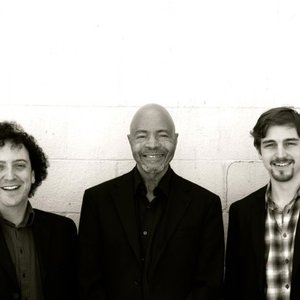 Chester Thompson Trio のアバター