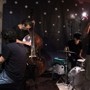 Luis Vicente, Rodrigo Pinheiro, Hernani Faustino, Marco Franco : Clocks And Clouds 的头像