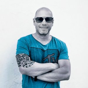 Avatar for Caspa Houzer