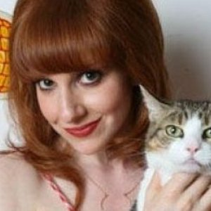 Julie Klausner のアバター