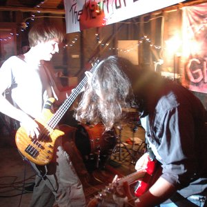 the hero and the victor 的头像