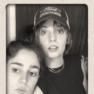 Samia, Maya Hawke 的头像