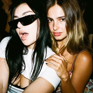 Addison Rae, Charli XCX 的头像