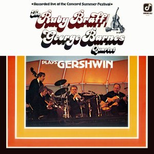Plays Gershwin
