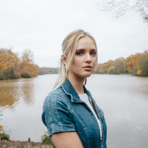 Ella McRobb 的头像
