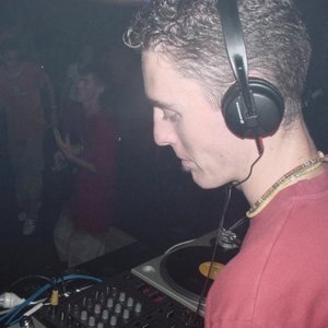 Steve Nichols 的头像