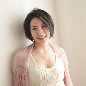 美郷あき photo provided by Last.fm