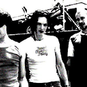 Loves Ugly Children photo provided by Last.fm