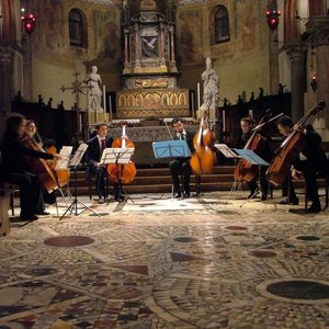 “Venice Cello Ensemble”的封面