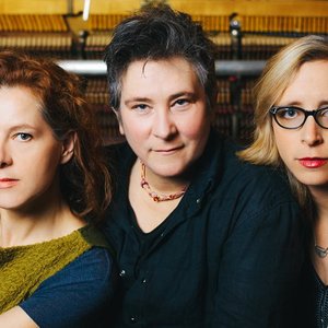Neko Case, K.D. Lang and Laura Veirs 的头像