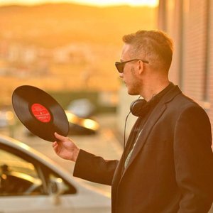 Giga Papaskiri のアバター