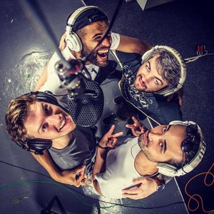 THE BOSTON SHAKERS 的头像