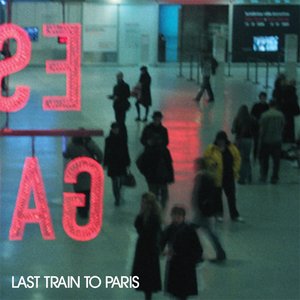 “Last Train to Paris”的封面
