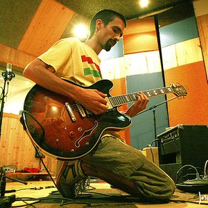 Imagen de 'DrJau & the Peanut Vendors'