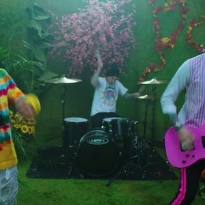 Iann Dior feat. Machine Gun Kelly & Travis Barker 的头像