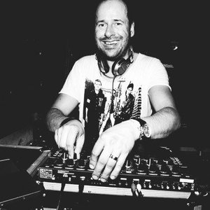 “Dj Khetama”的封面
