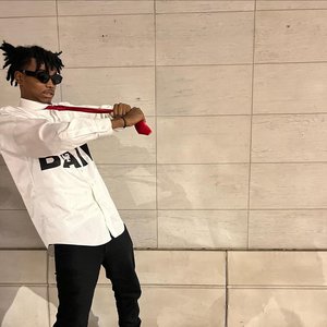 Onlybino 的头像